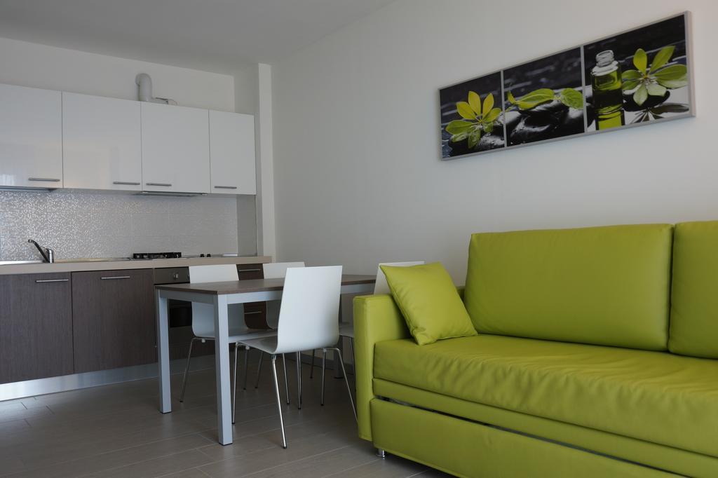 Residence Rivachiara Bagian luar foto