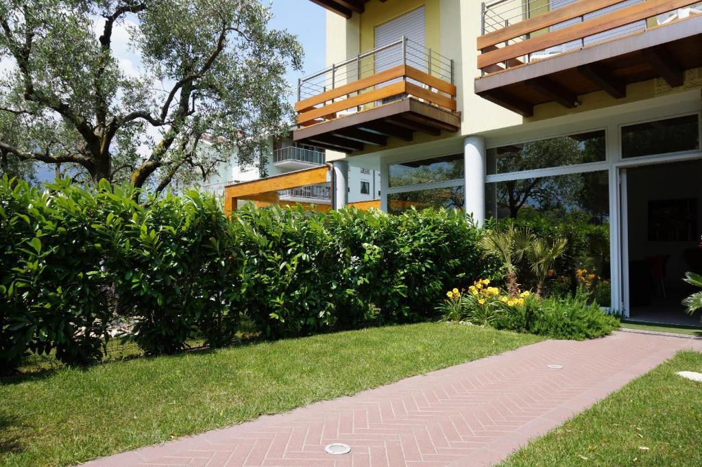 Residence Rivachiara Bagian luar foto